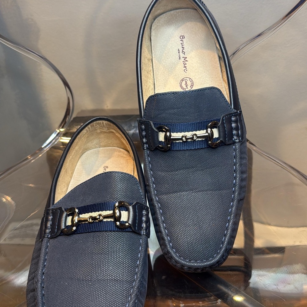 Elegant Navy Loafers with Gold Accent